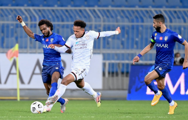 معلق مباراة الهلال والشباب